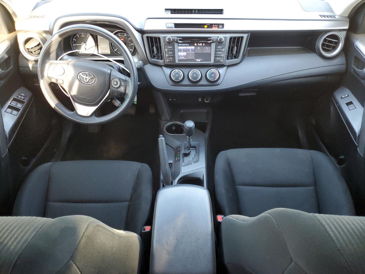2017 Toyota RAV 4 - Image 8