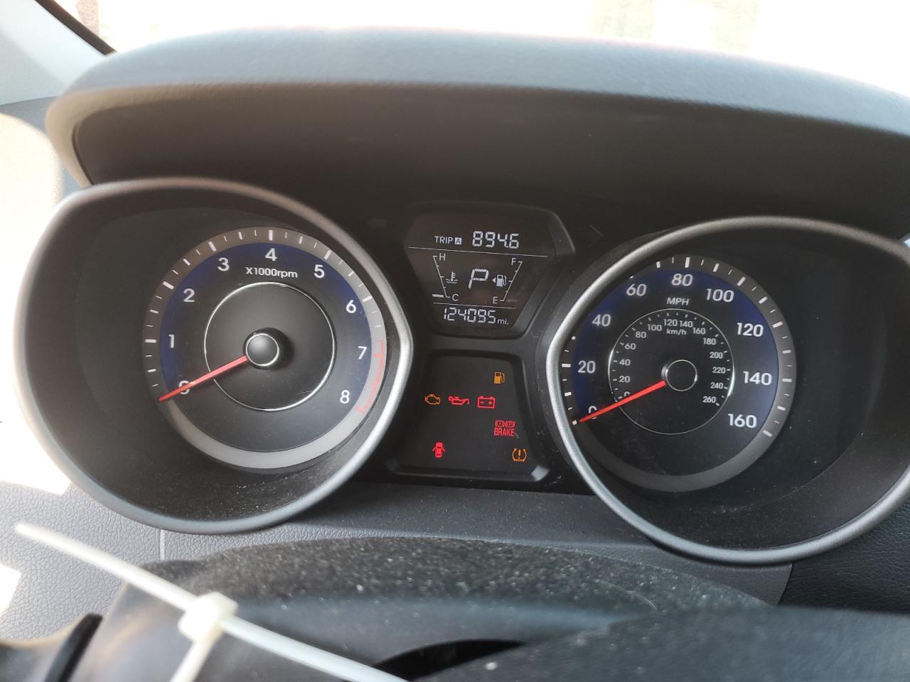 2016 Hyundai Elantra - Image 9