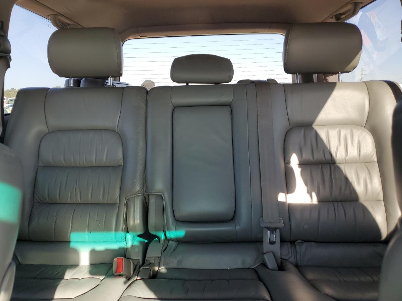2006 Lexus LX - Image 10
