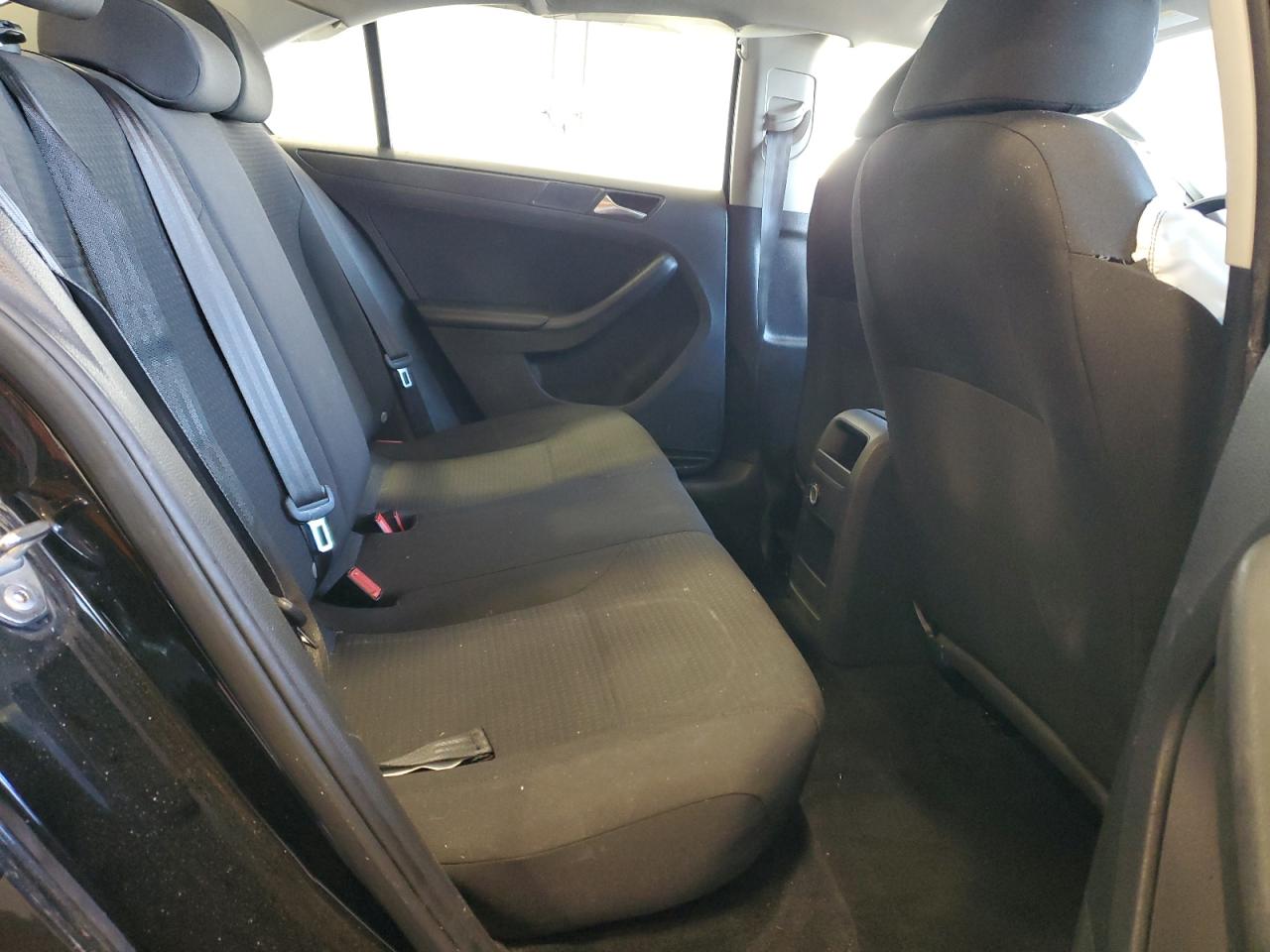 2015 Volkswagen Jetta - Image 10