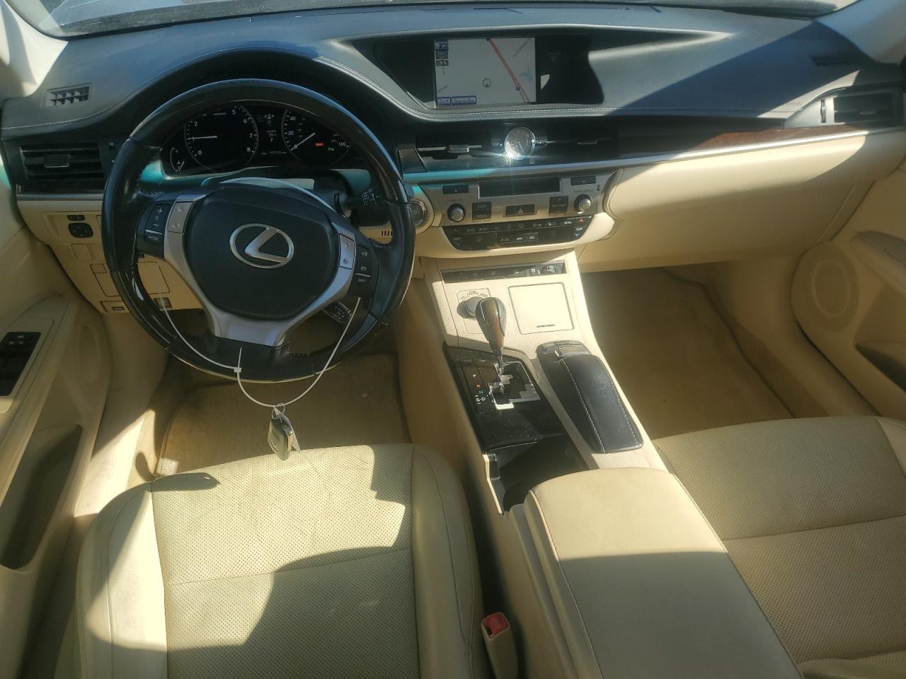 2014 Lexus ES - Image 8