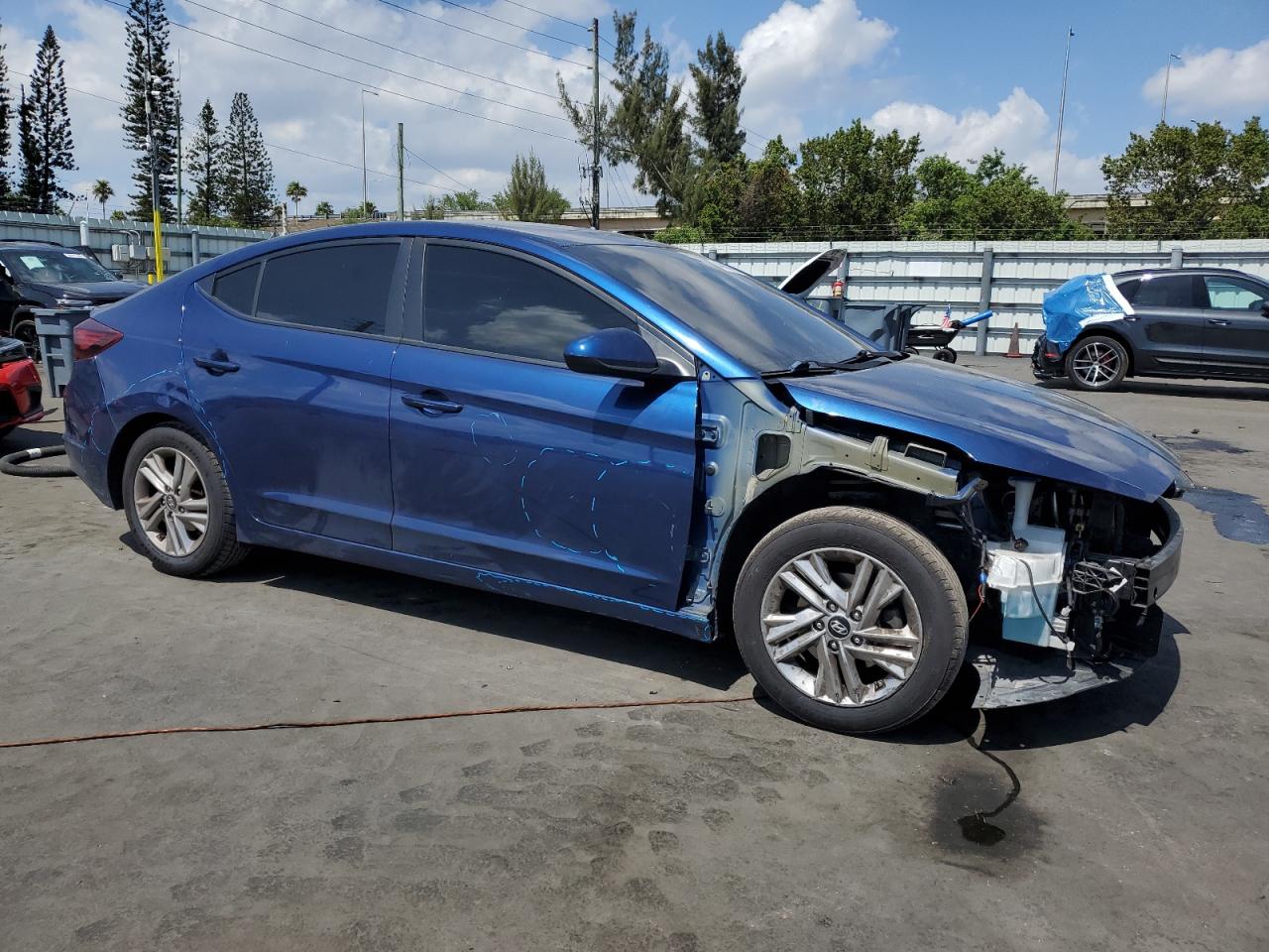 2019 Hyundai Elantra - Image 4