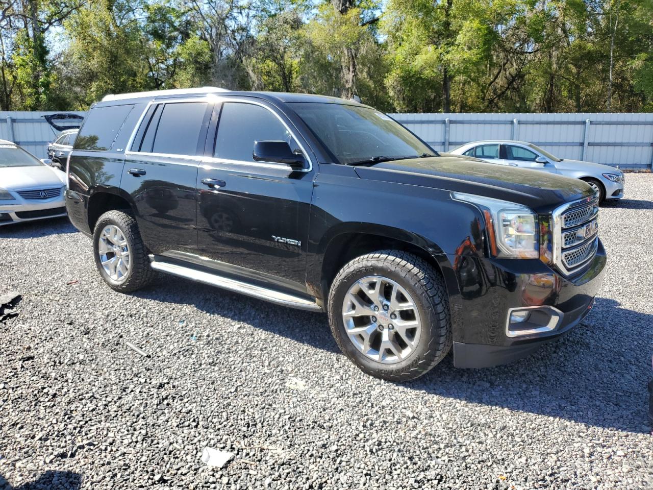 2015 GMC Yukon - Image 4