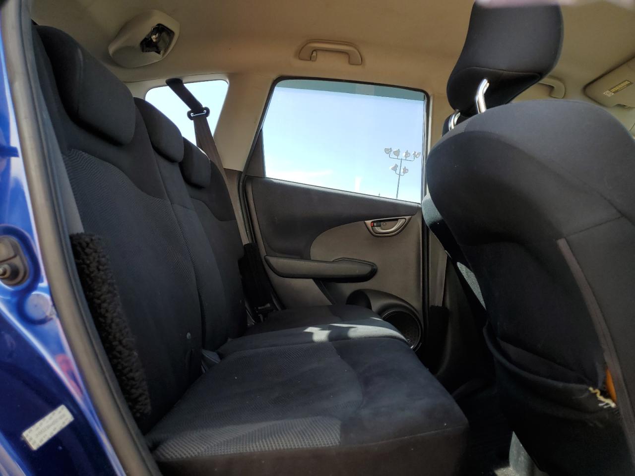 2009 Honda Fit - Image 10