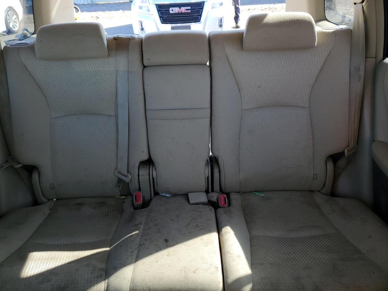 2004 Toyota Highlander - Image 10
