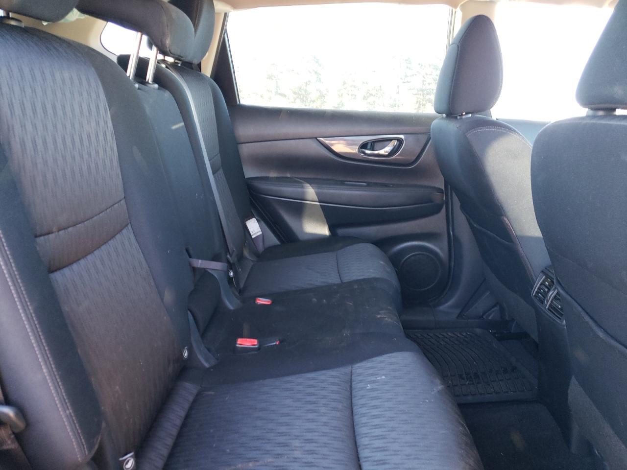 2018 Nissan Rogue - Image 11