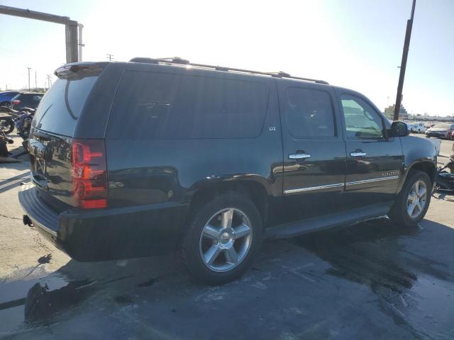 Parquets CHEVROLET SUBURBAN 2013 Black