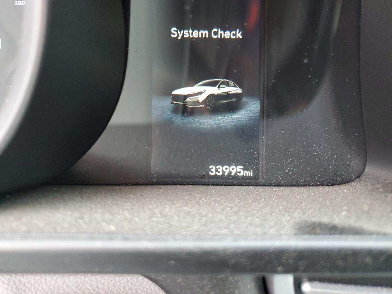 2023 Hyundai Elantra - Image 9