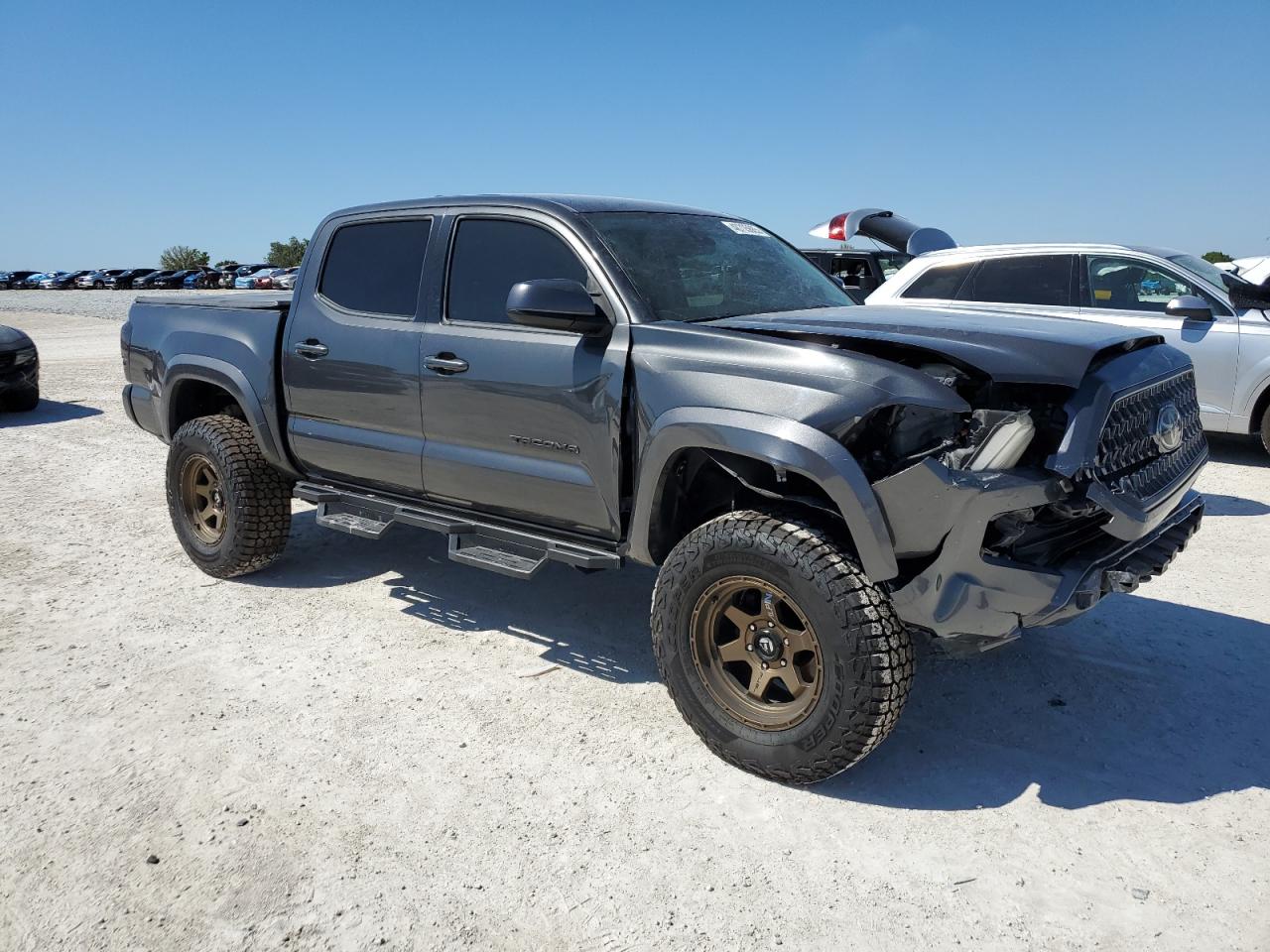 2018 Toyota Tacoma - Image 4