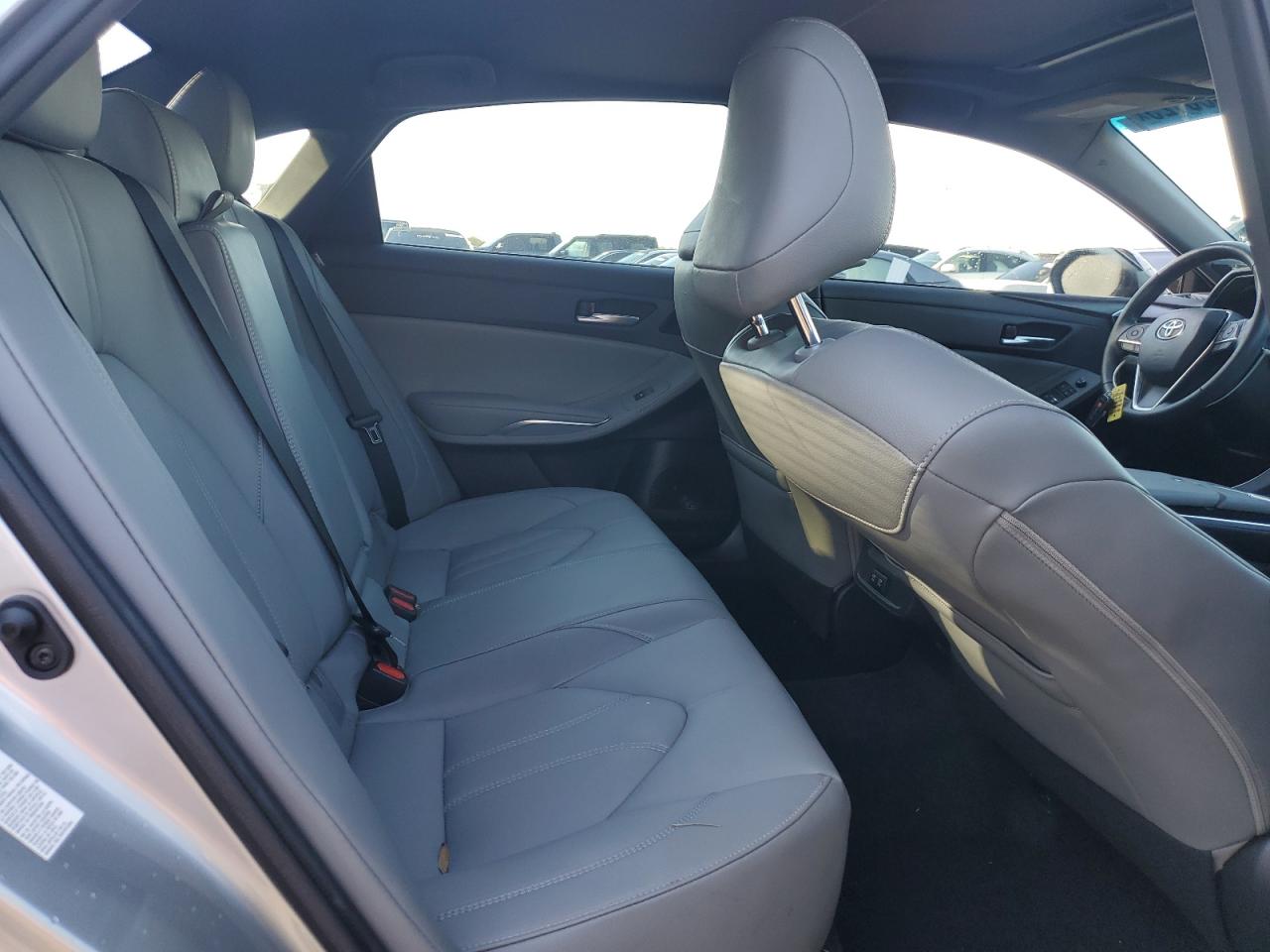 2019 Toyota Avalon - Image 10