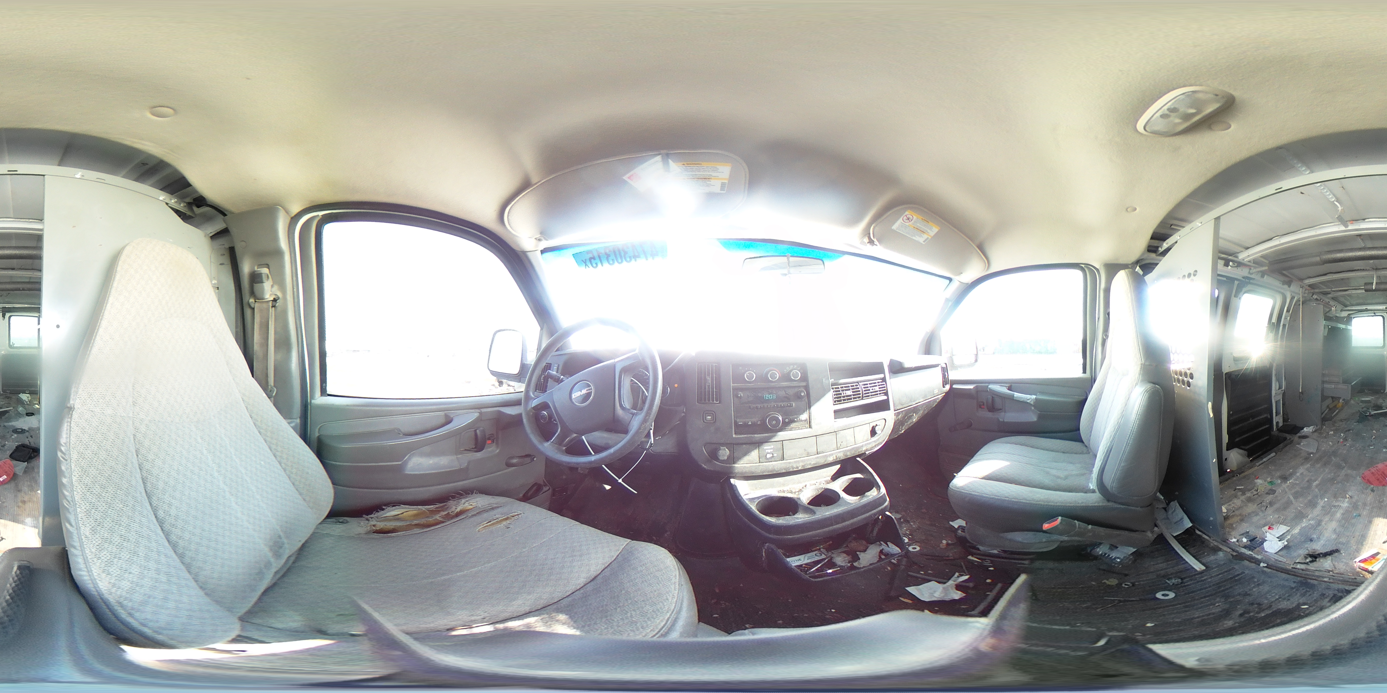 2008 GMC Savana - Image 13