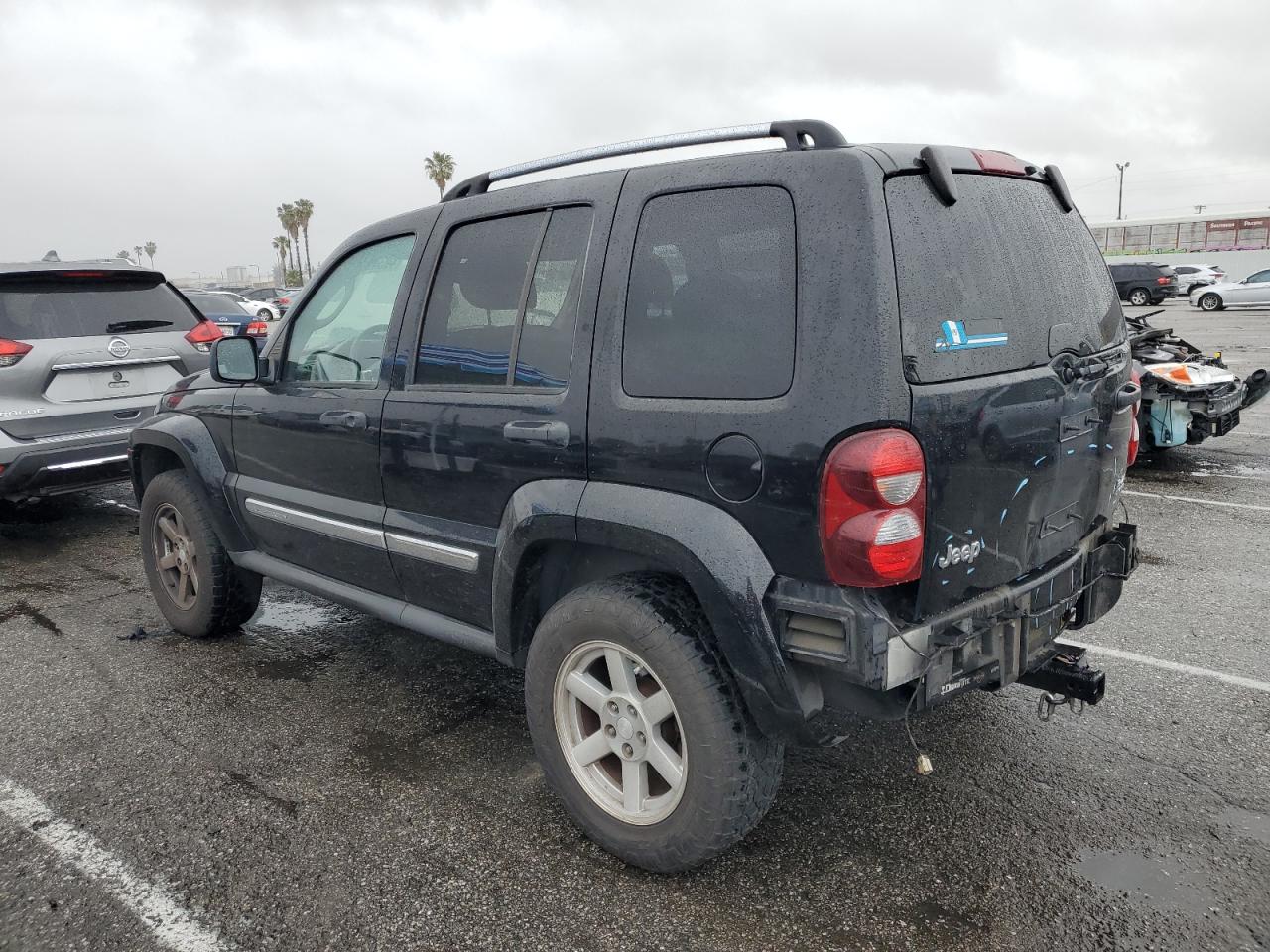 2005 Jeep Liberty (North America) - Image 2
