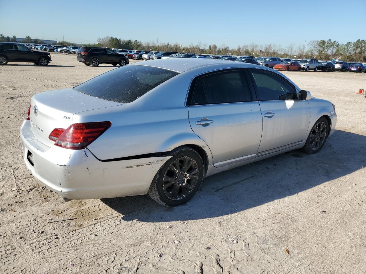2008 Toyota Avalon - Image 3