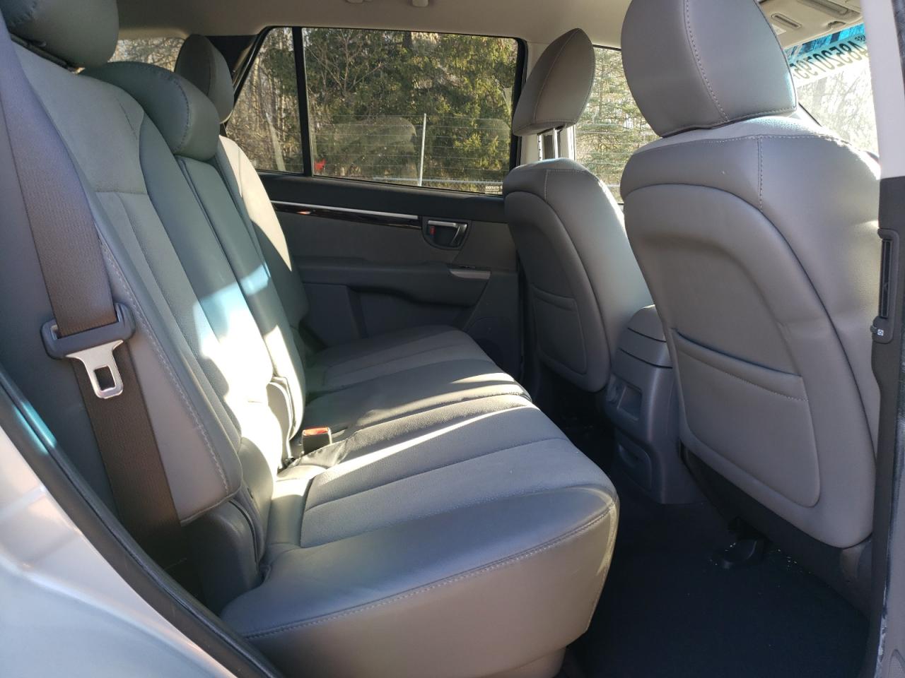 2012 Hyundai Santa Fe - Image 12