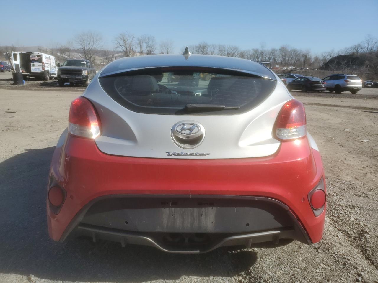 2016 Hyundai Veloster - Image 6