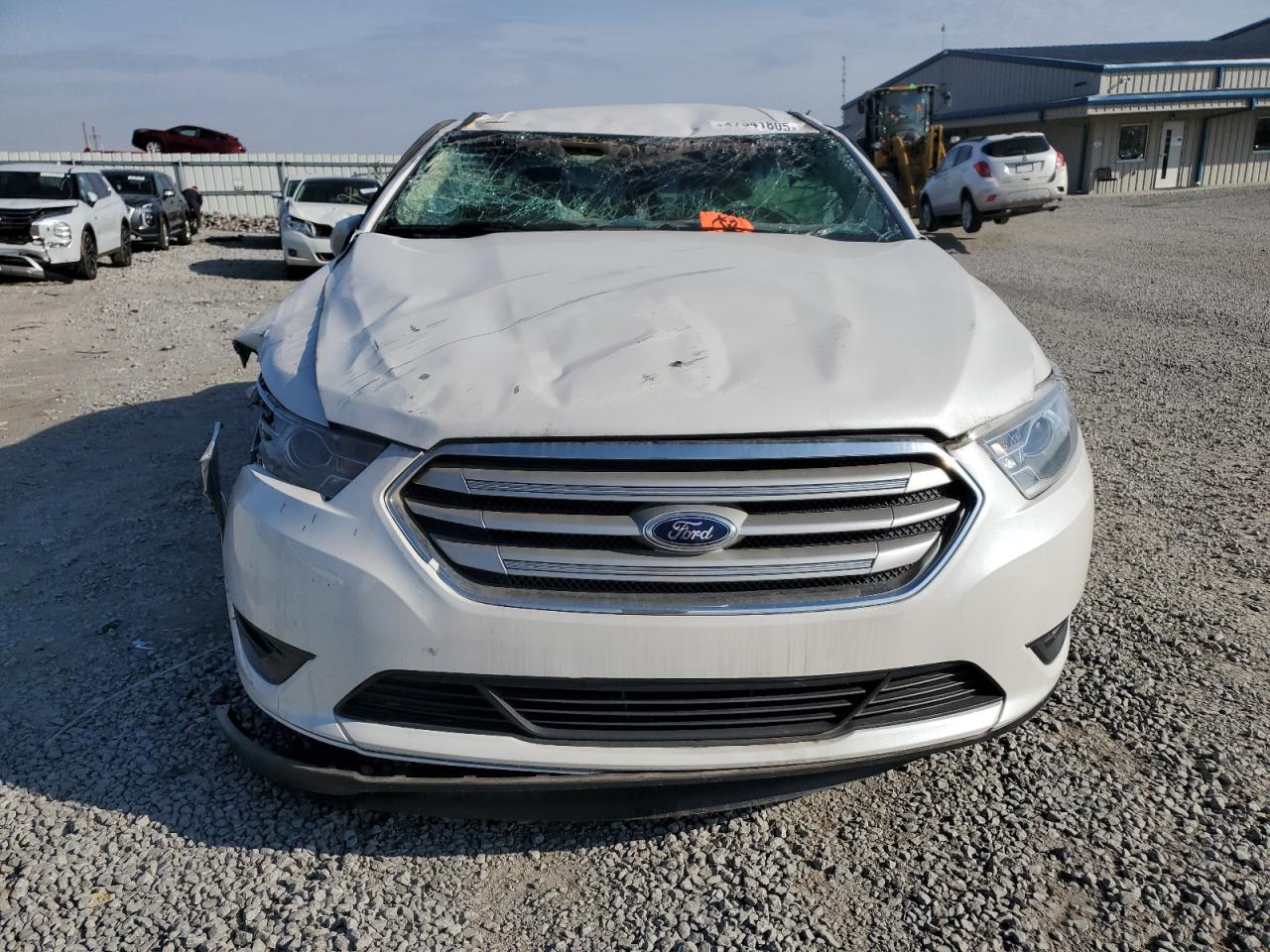 2015 Ford Taurus - Image 5