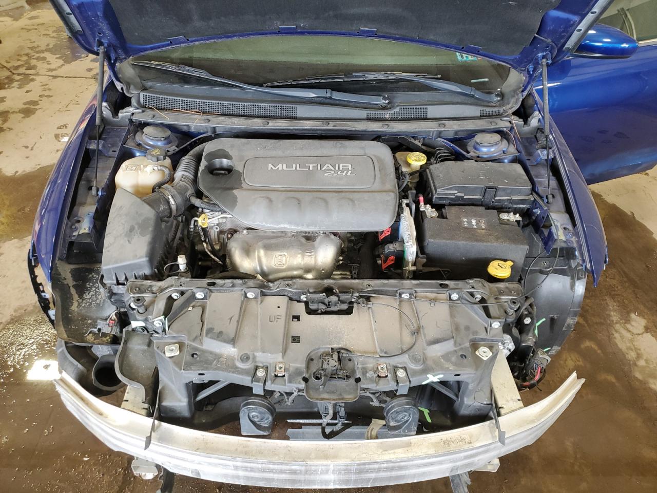 2016 Chrysler 200 - Image 11