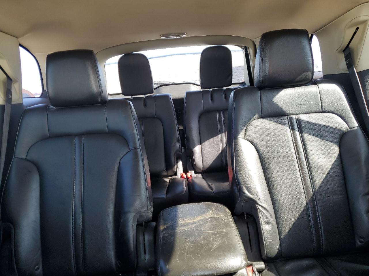 2013 Lincoln MKT - Image 10