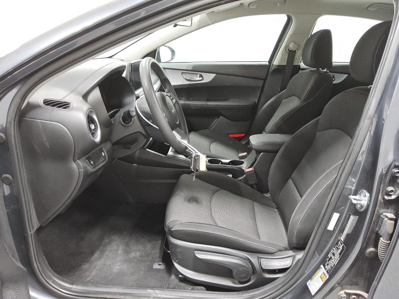 2023 Kia Forte - Image 7