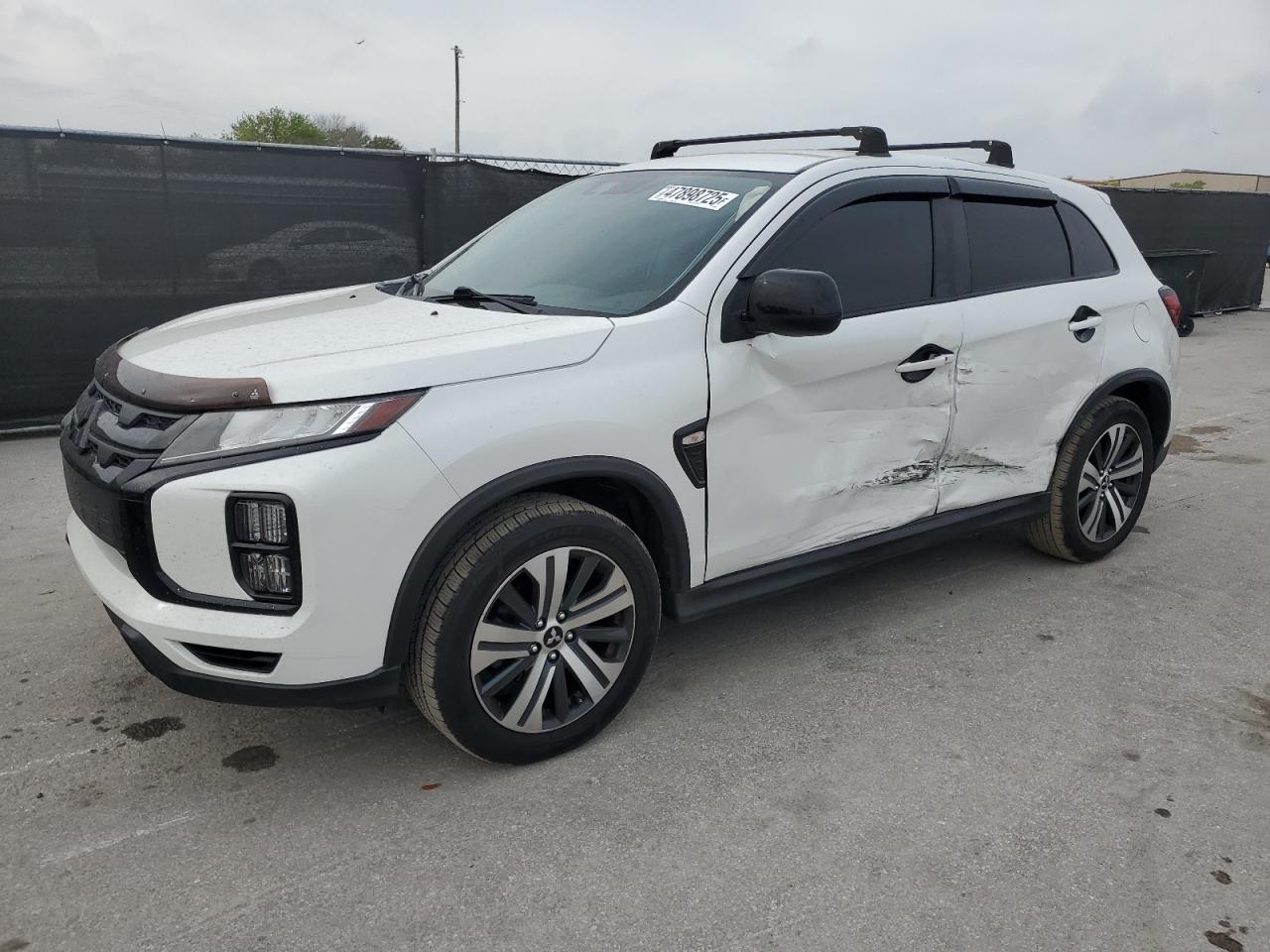 2021 Mitsubishi Outlander - Image 1