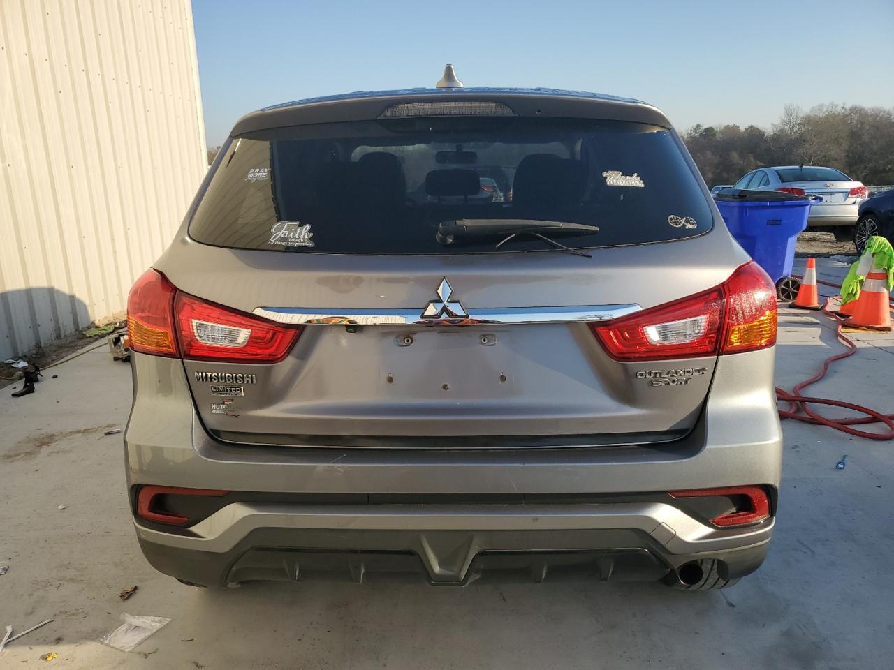 2019 Mitsubishi Outlander - Image 6
