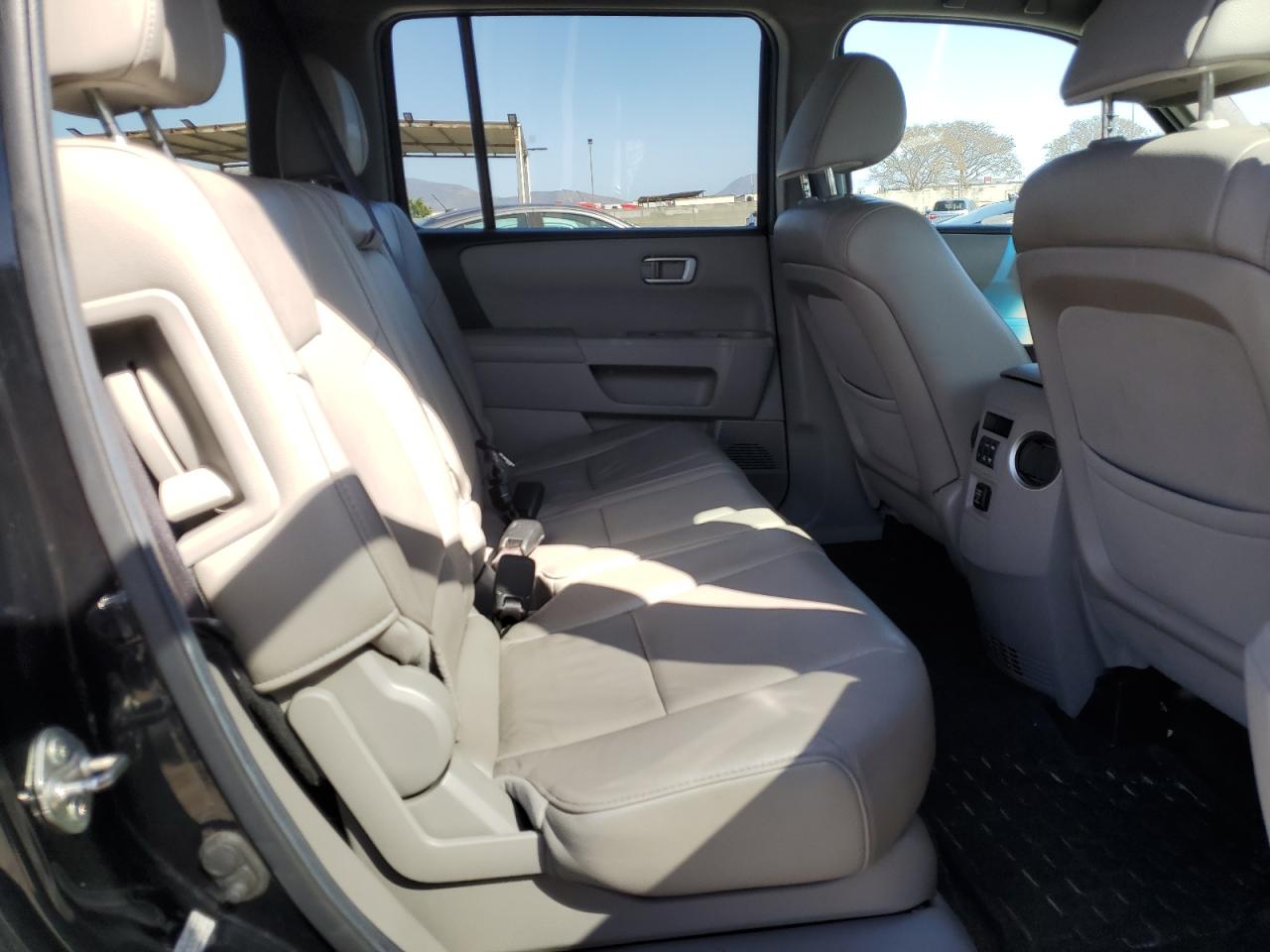 2012 Honda Pilot - Image 11