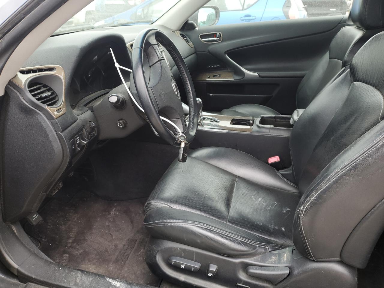 2010 Lexus IS - Image 7
