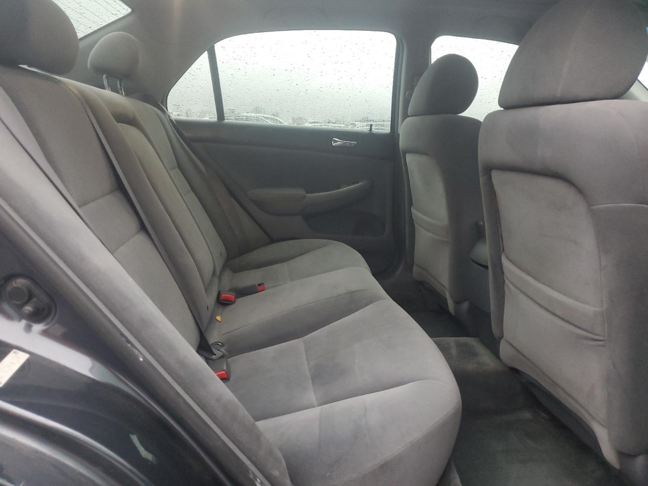 2005 Honda Accord - Image 10