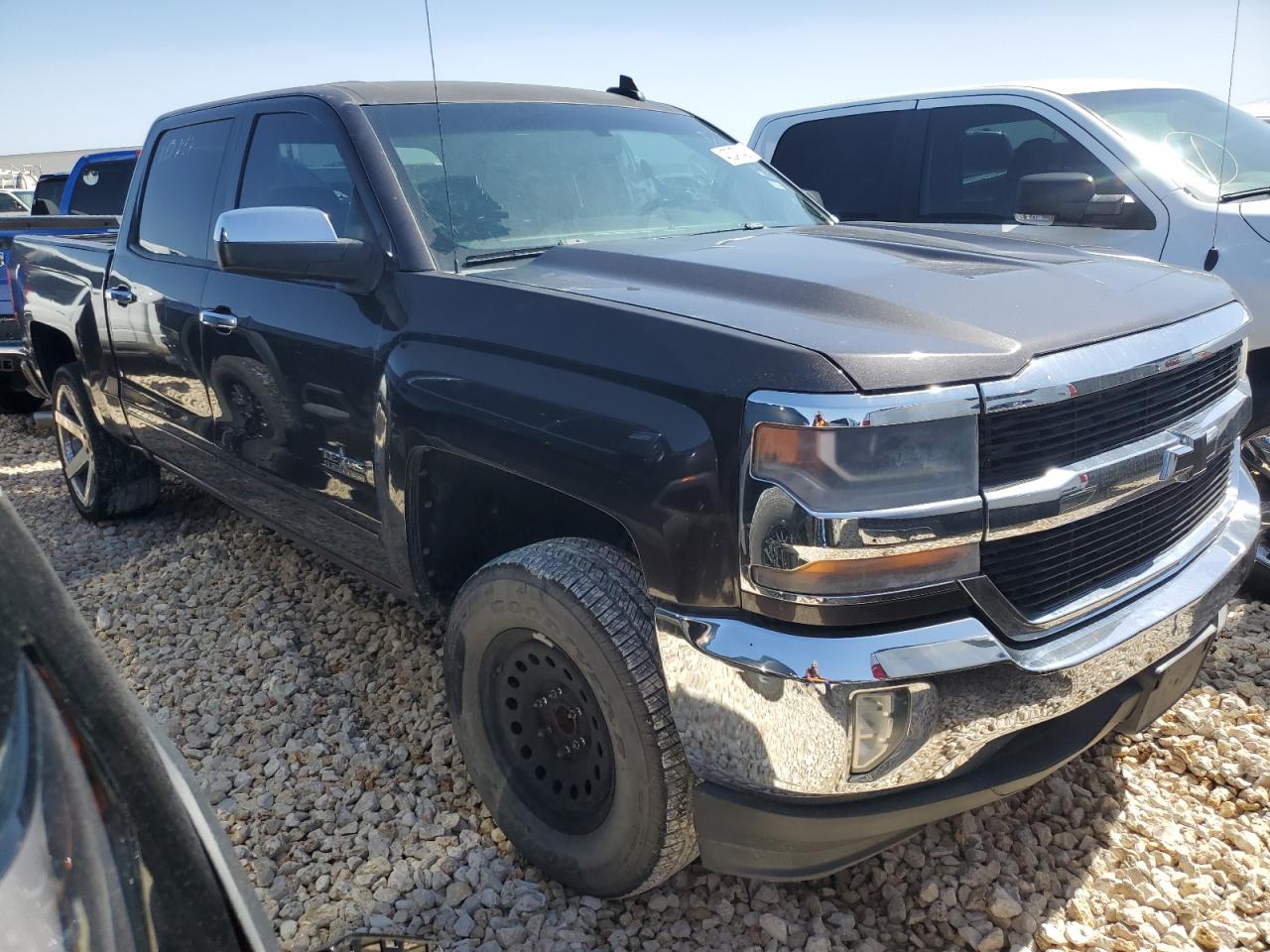 2016 Chevrolet Silverado - Image 4
