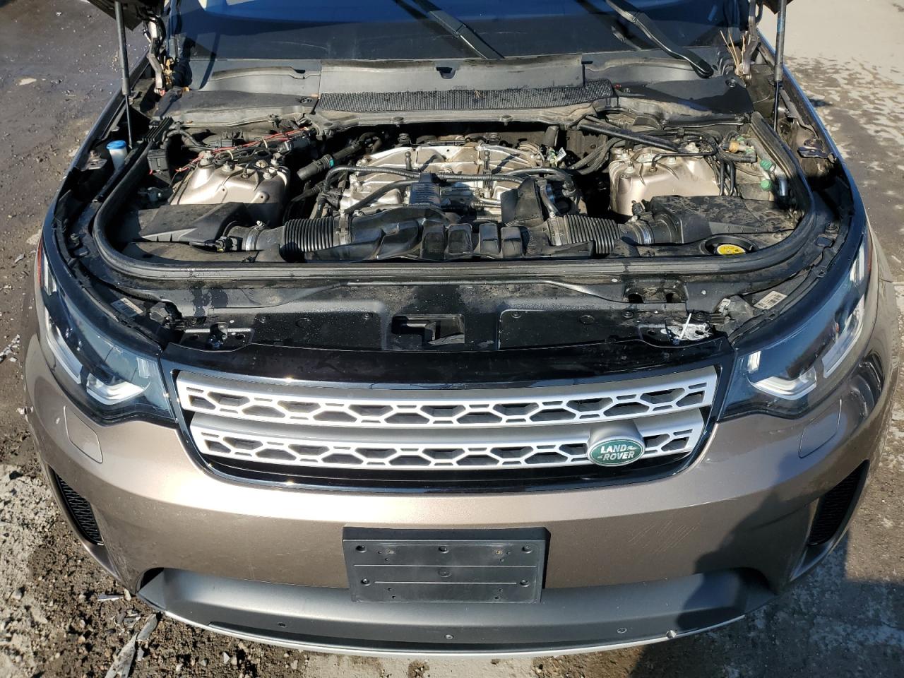 2017 Land Rover Discovery - Image 12