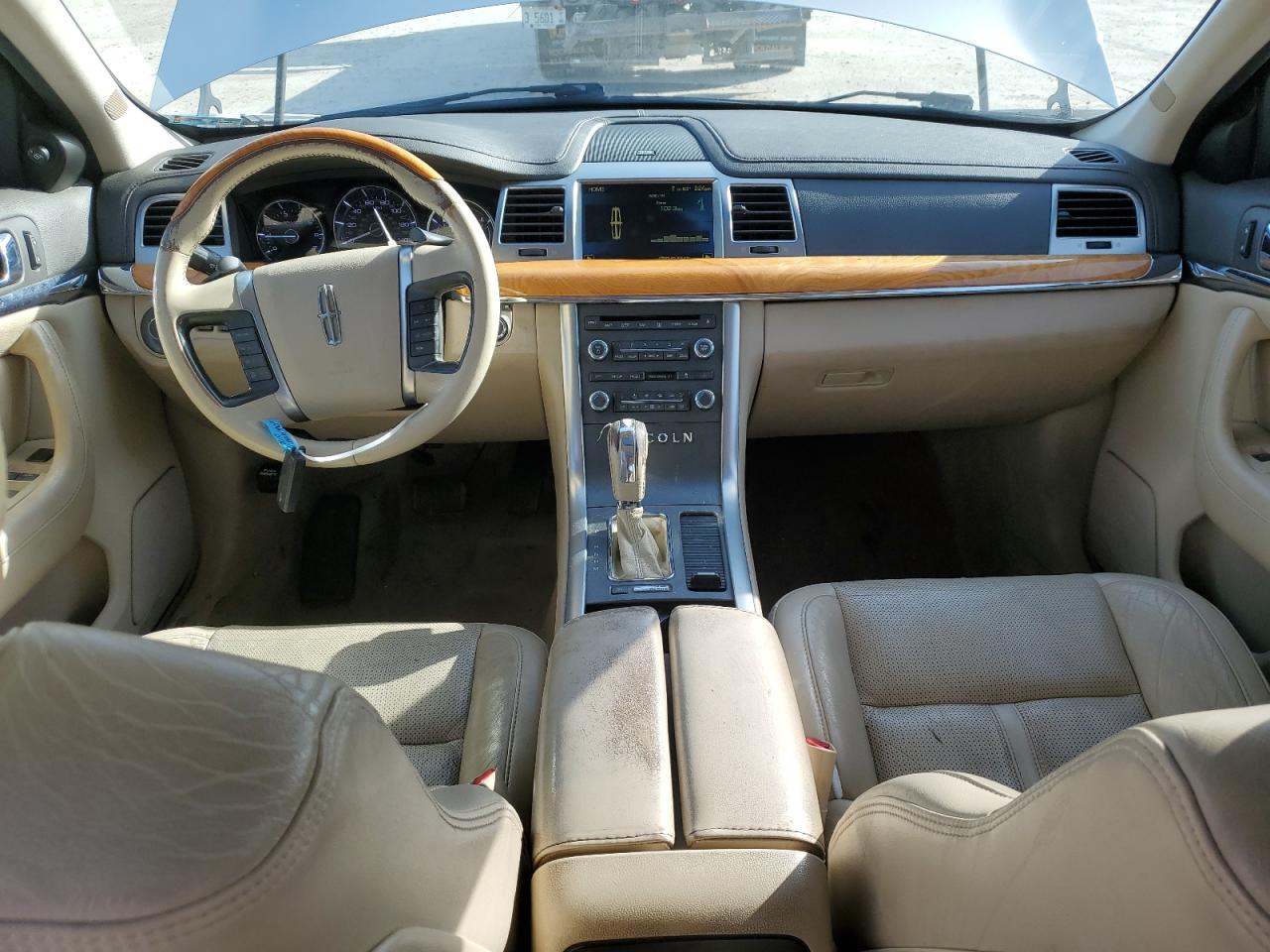 2010 Lincoln MKS - Image 8