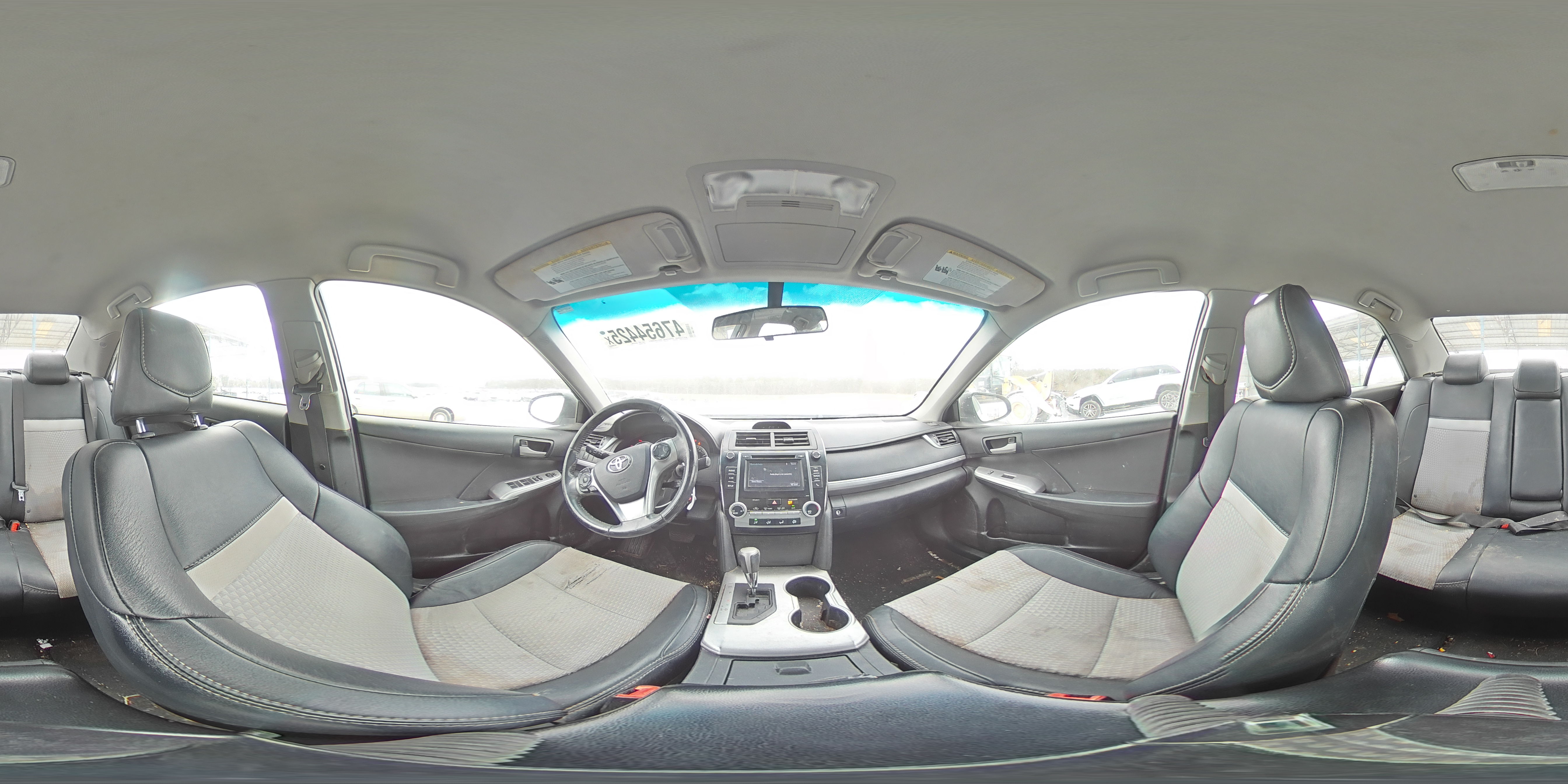 2014 Toyota Camry - Image 12