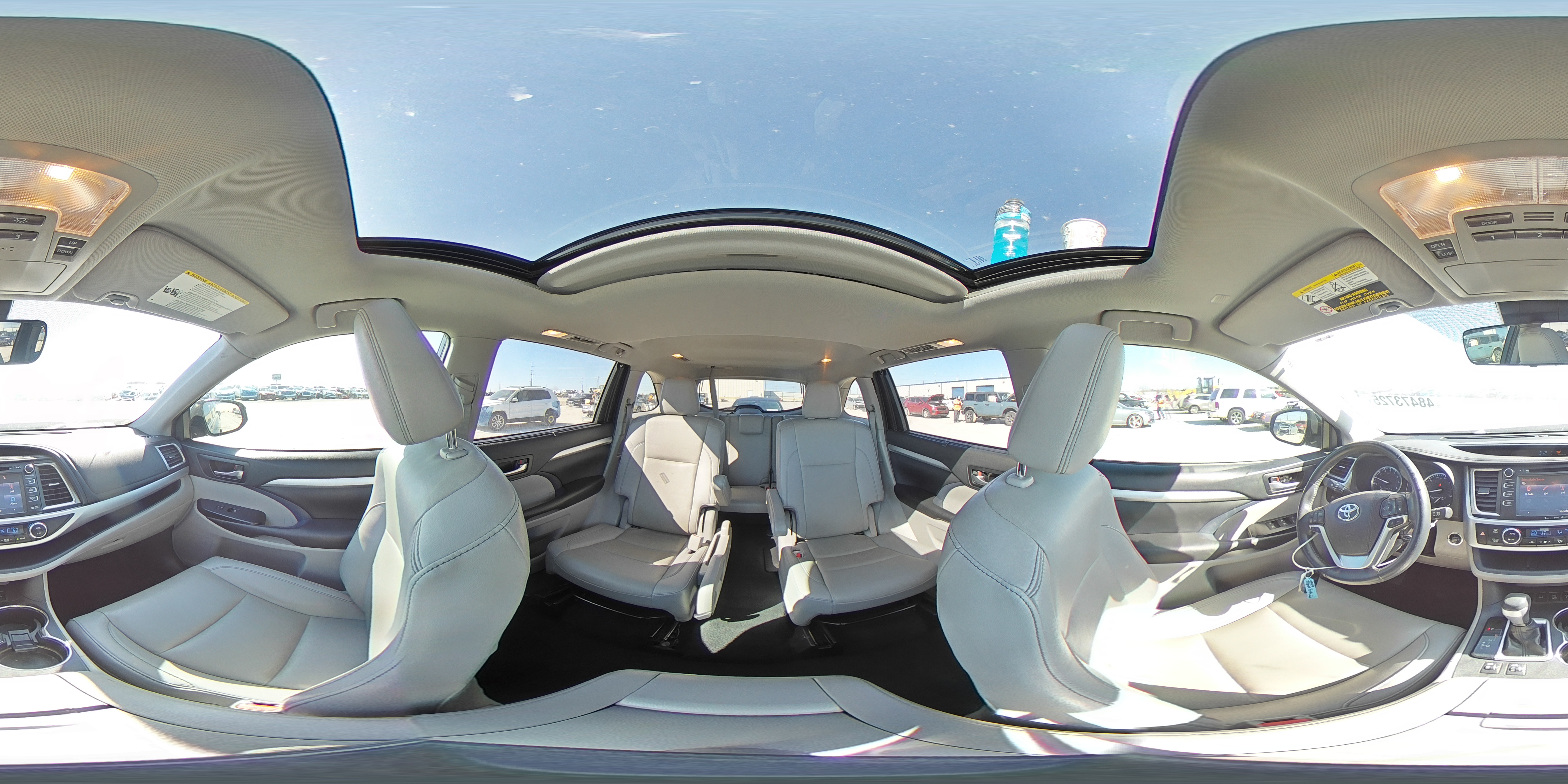 2019 Toyota Highlander - Image 16