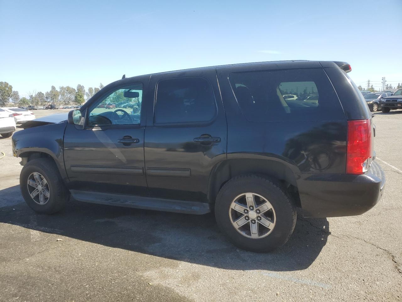 2013 GMC Yukon - Image 2