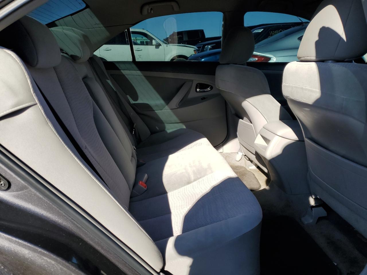 2011 Toyota Camry - Image 10