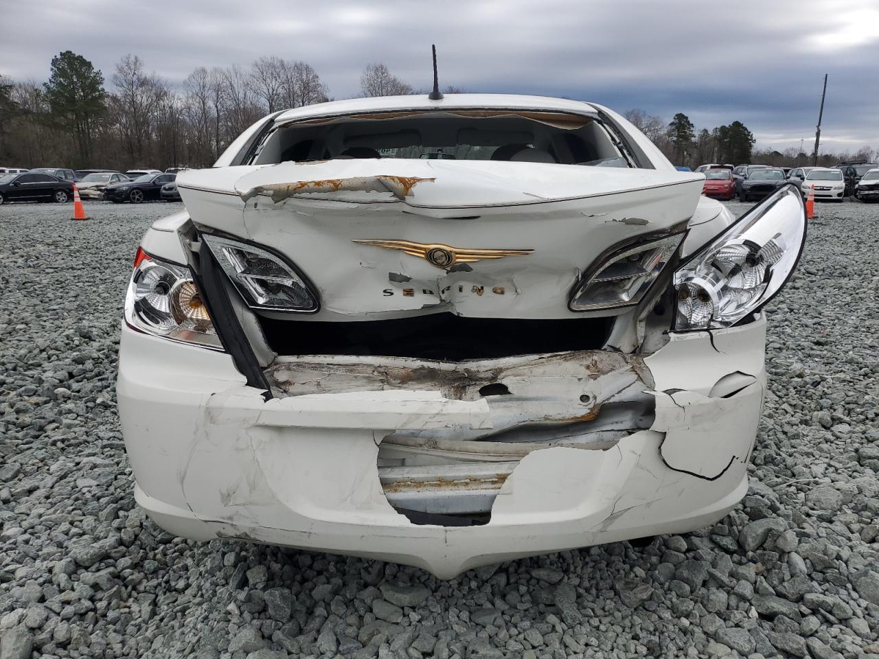 2008 Chrysler Sebring - Image 6
