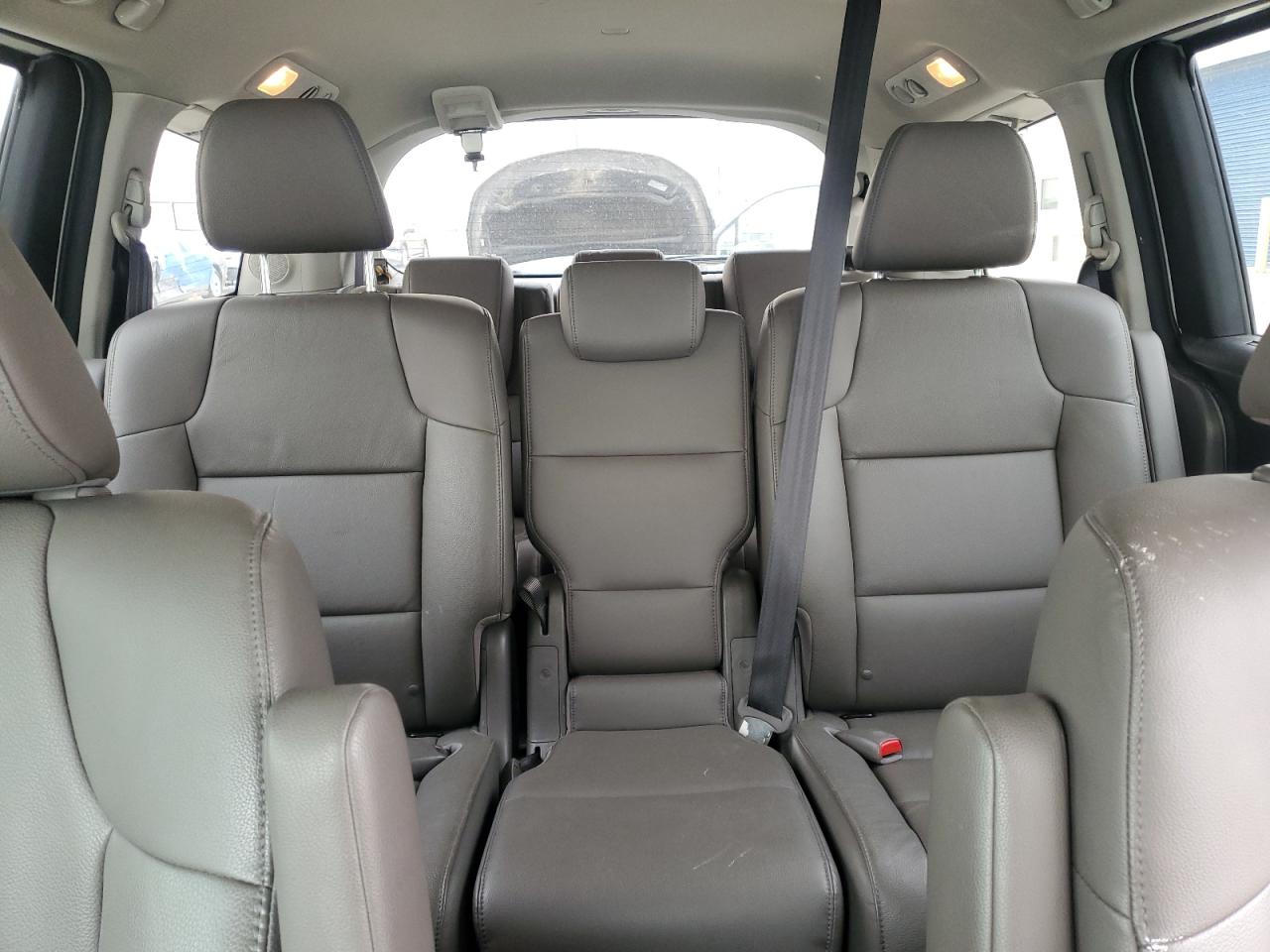 2015 Honda Odyssey - Image 10