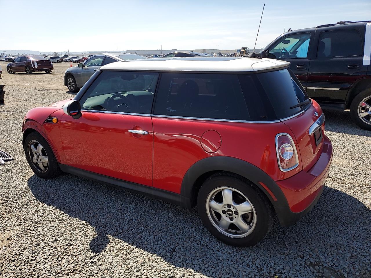 2011 MINI Cooper - Image 2