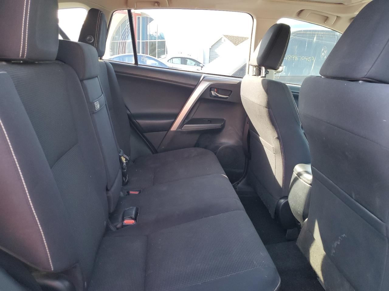 2016 Toyota RAV 4 - Image 11