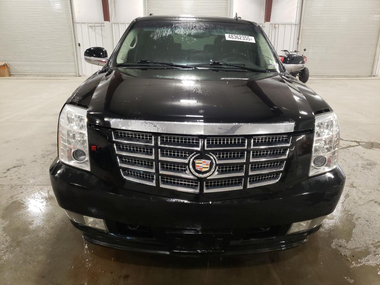 2011 Cadillac Escalade - Image 5