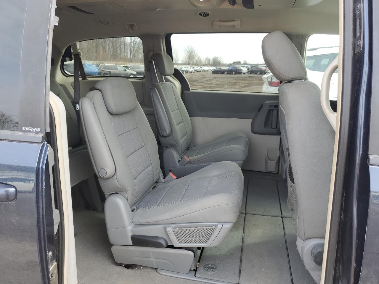 2009 Dodge Caravan - Image 11