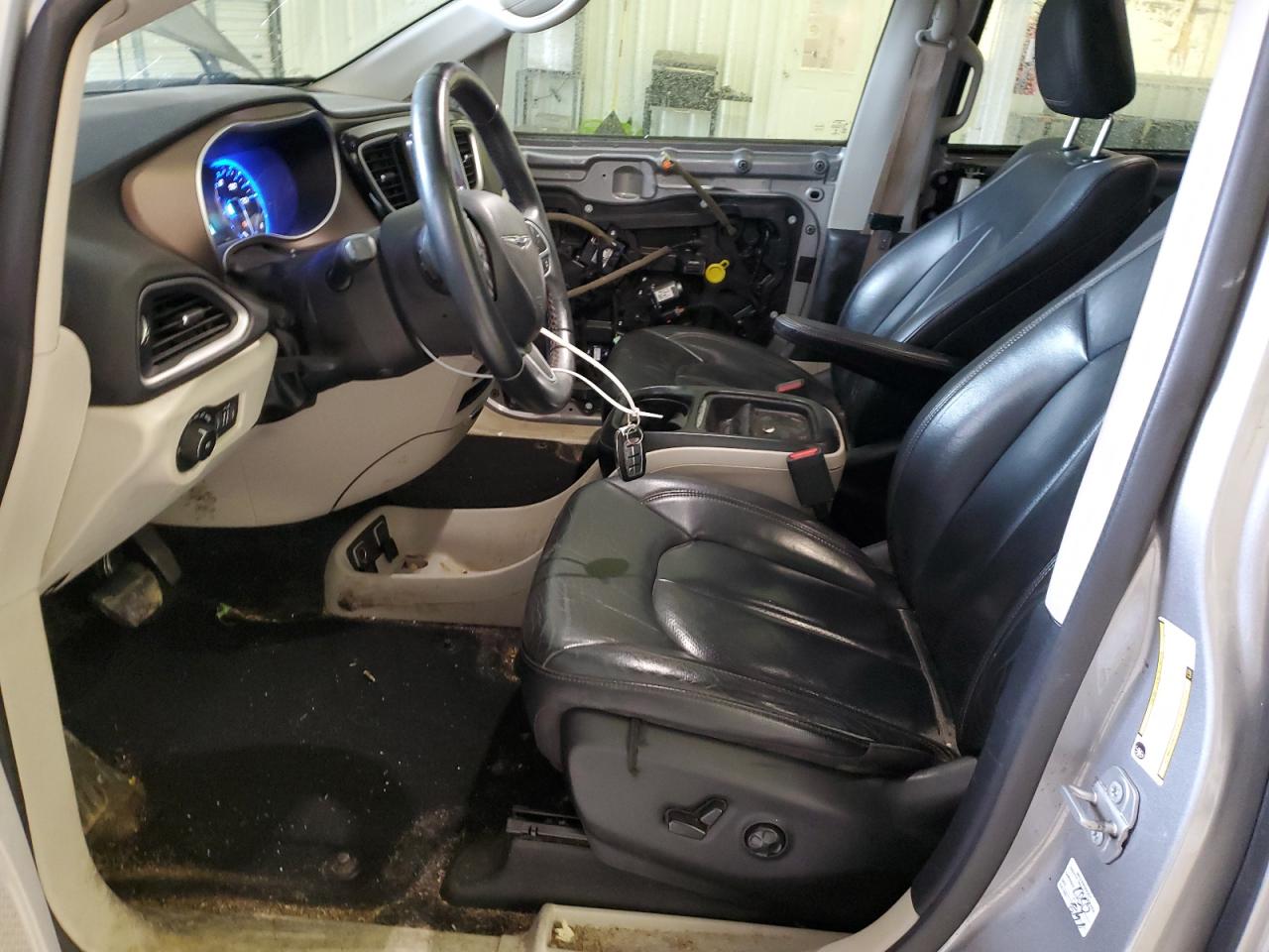 2018 Chrysler Pacifica - Image 7