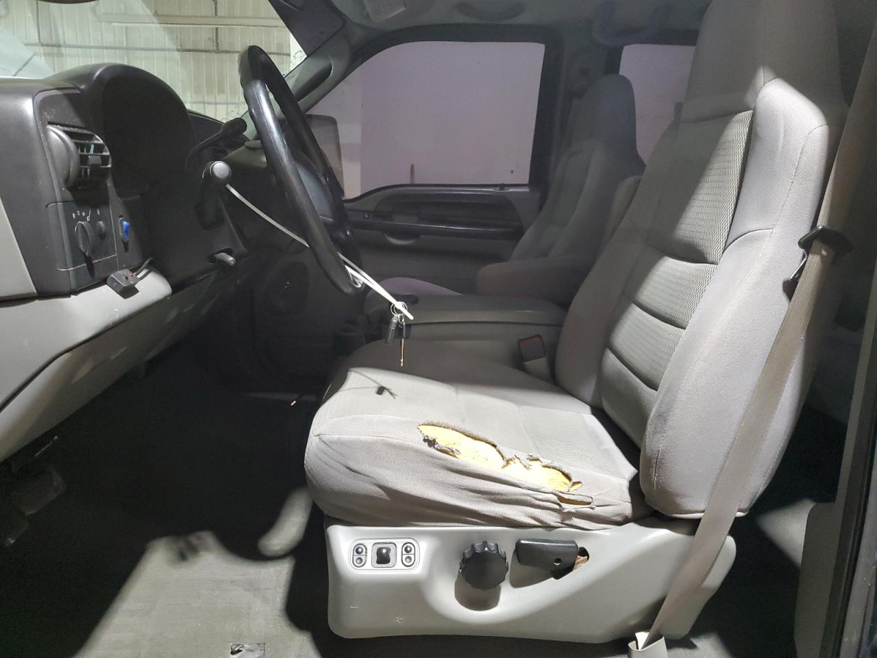 2006 Ford F250 - Image 7