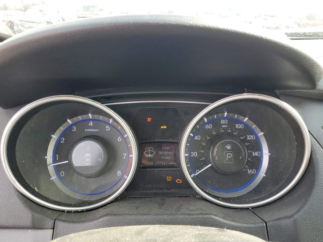 2011 Hyundai Sonata - Image 9