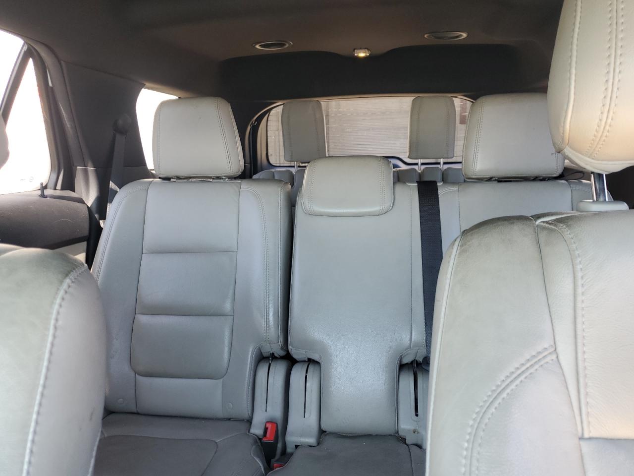 2015 Ford Explorer - Image 10