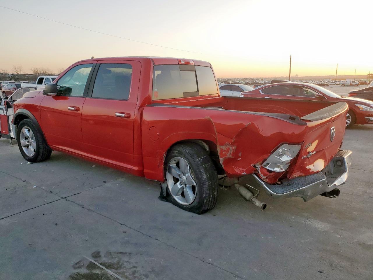 2016 RAM 1500 - Image 2