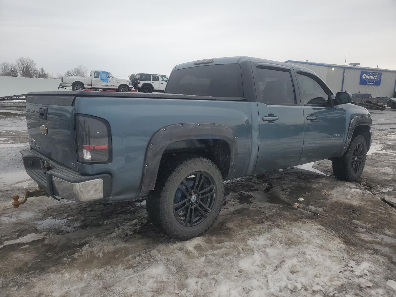 2011 Chevrolet Silverado - Image 3