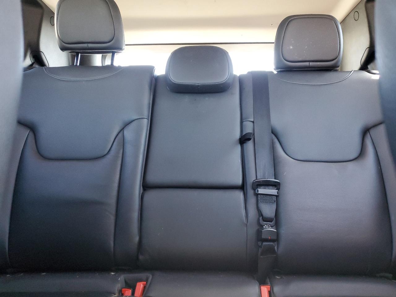 2015 Jeep Renegade - Image 10