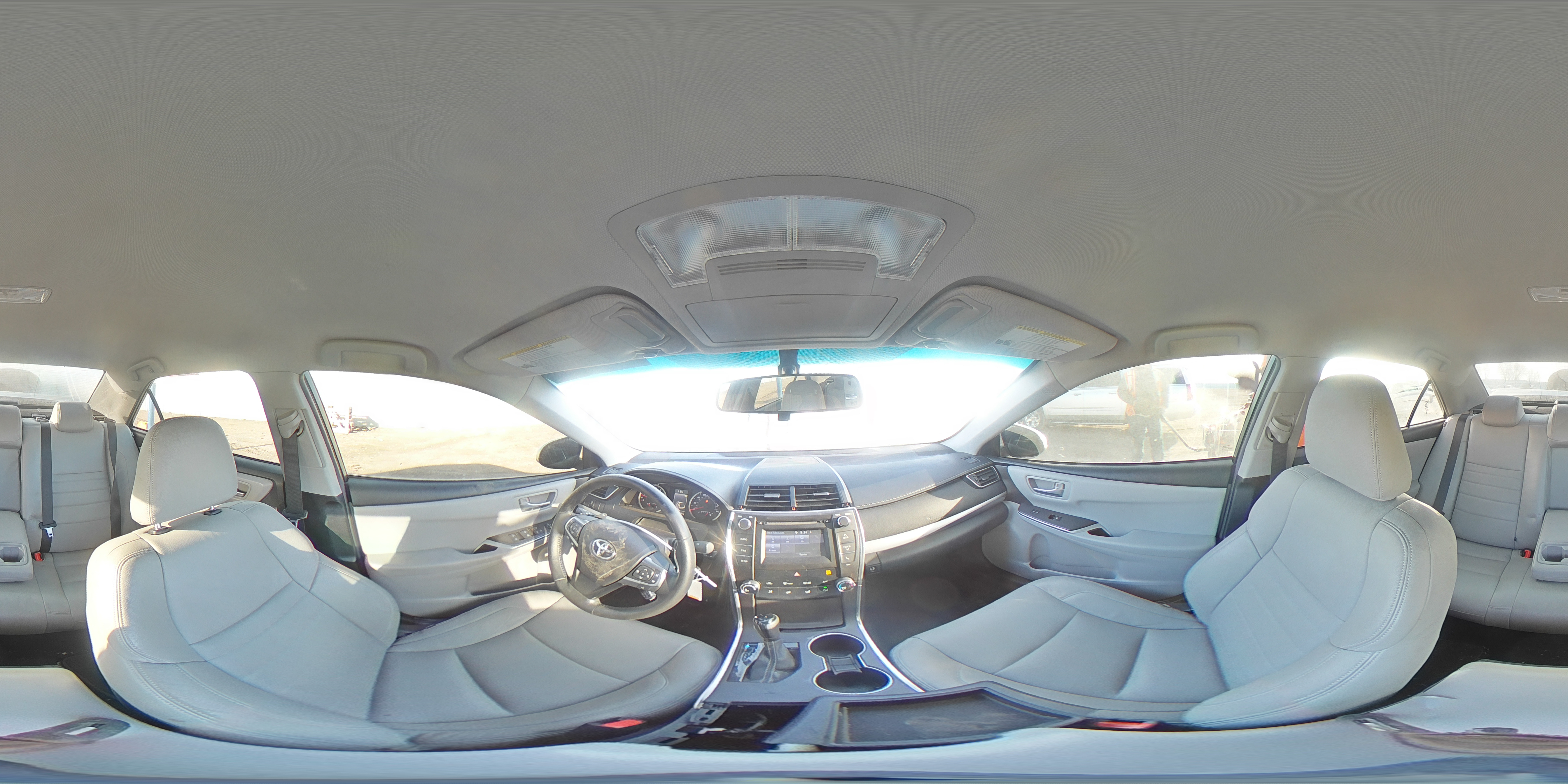 2015 Toyota Camry - Image 12