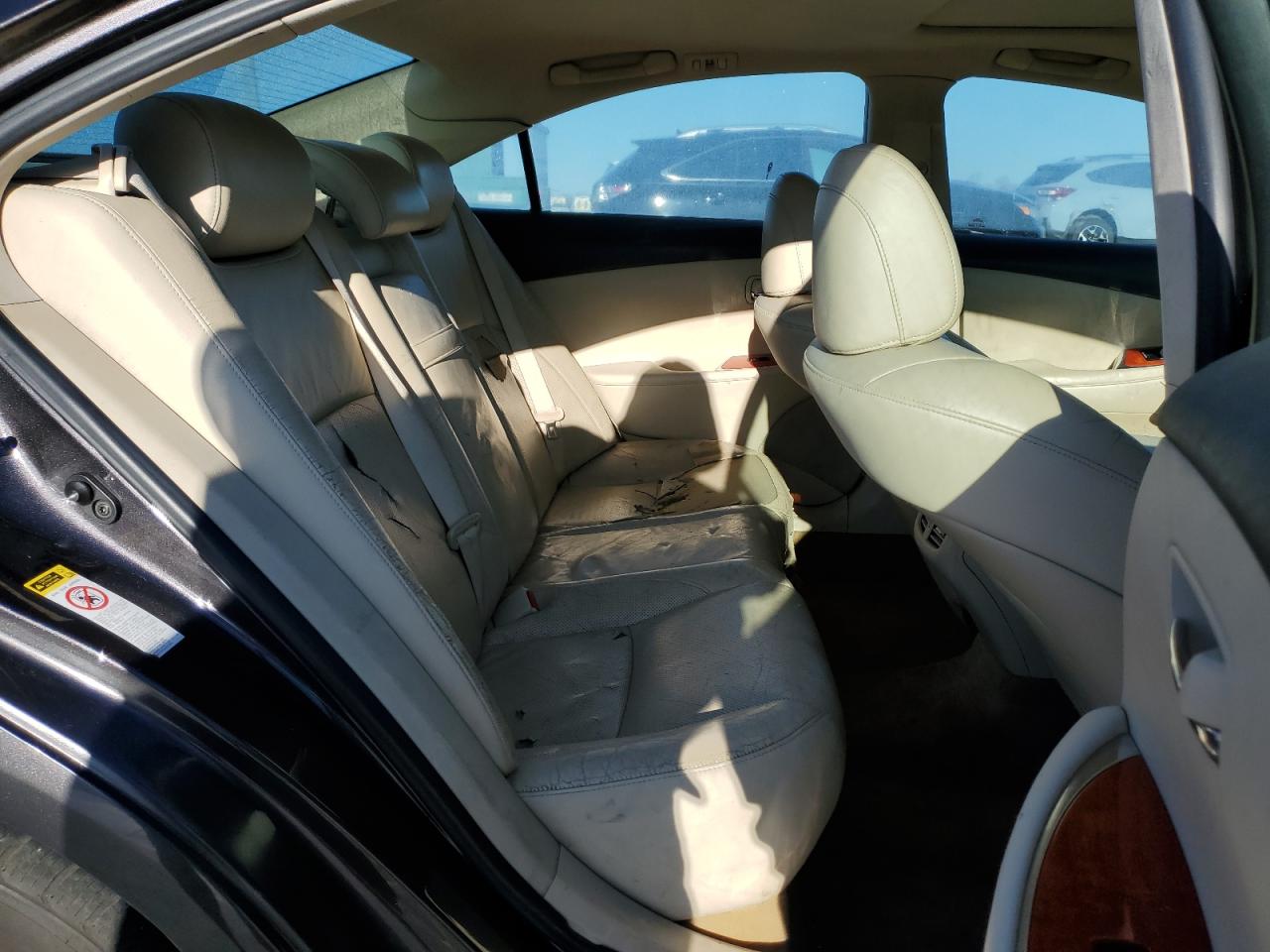 2010 Lexus ES - Image 10